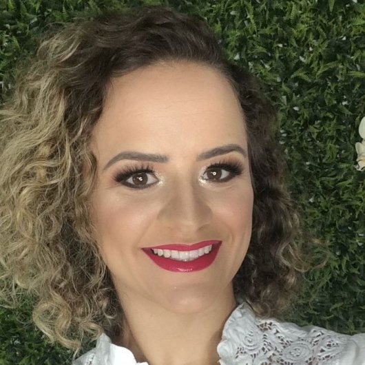 Dra. Rebeca Antunes de Oliveira
