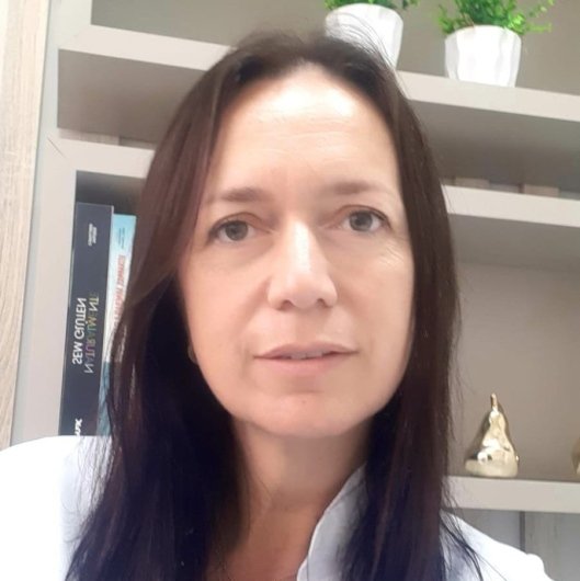 Andreia Maria Nienkotter Tarnowski