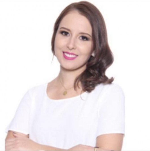 Dra. Tayna Teixeira De Oliveira