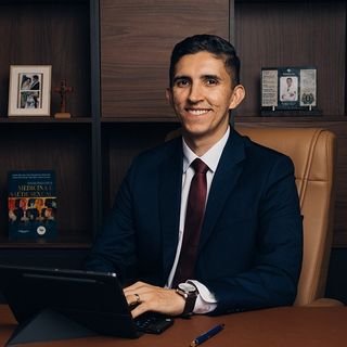 Dr. Geniefesson Leandro