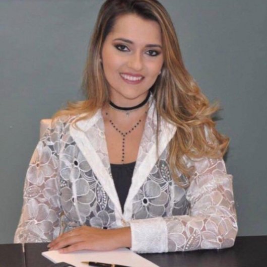 Dra. Laryssa Andrade