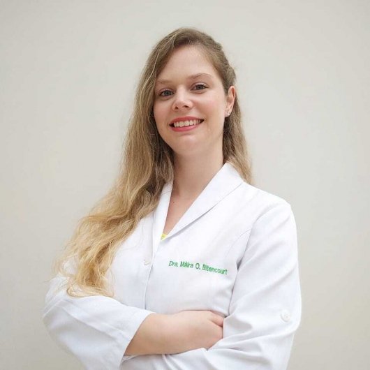 Dra. Máira Oliveira Bitencourt