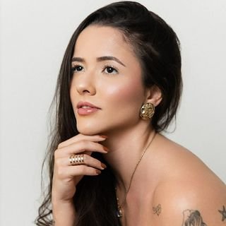 Dra. Camila Oliveira Mariz