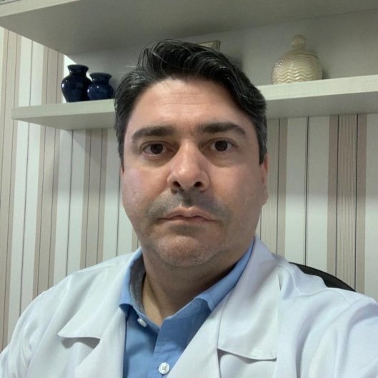 Dr. Marcio André Sales