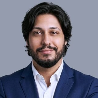 Dr. Lucas Garuzzi