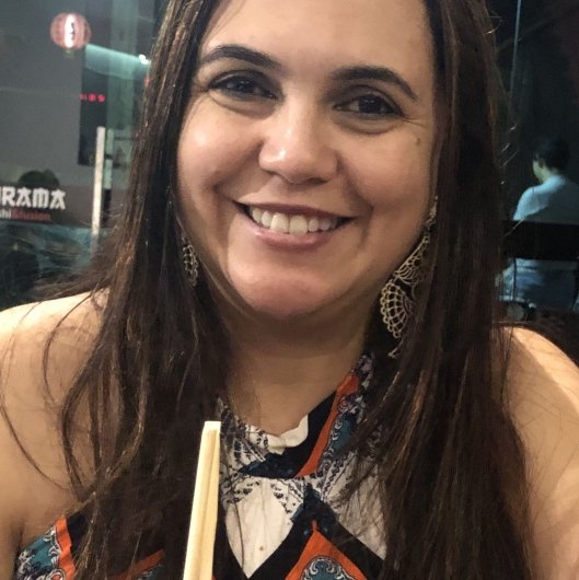 Dra. Linéia Teófilo