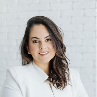 Dra. Thais De Alencar Matos