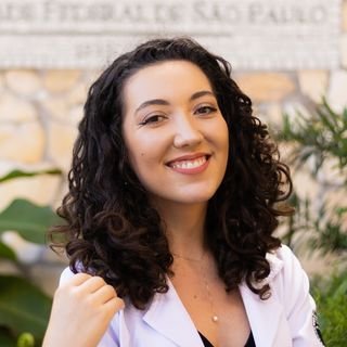 Dra. Marcela Schmitt Santos Belleza