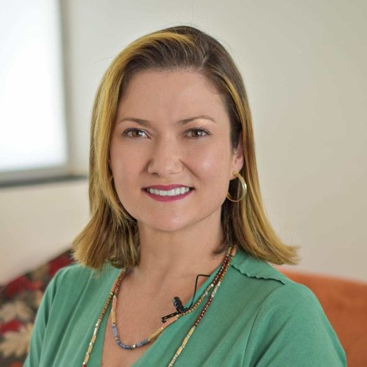Dra. Larissa Zanato