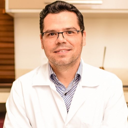 Dr. Bruce Salles Fernandes