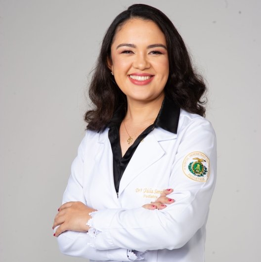 Dra. Julia Serafim Fernandes