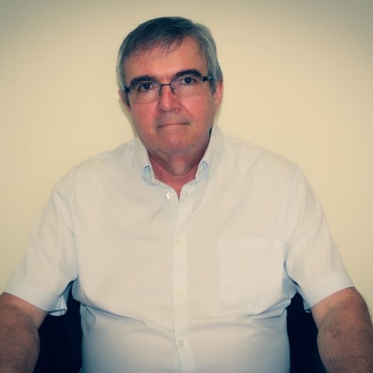 Dr. Louston Castilho Nobre Vieira