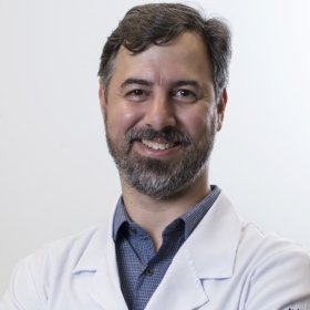Dr. Leonardo Pelucci Machado