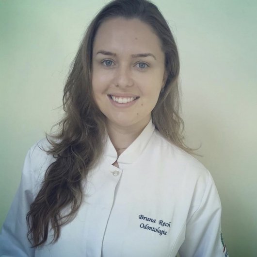 Dra. Bruna de Oliveira Rech
