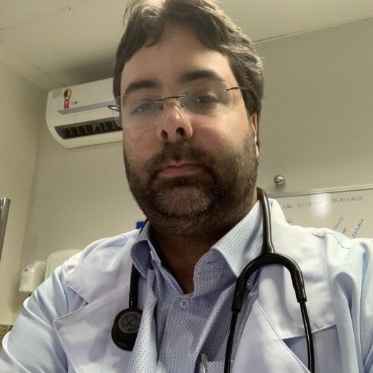 Dr. Álvaro Paes