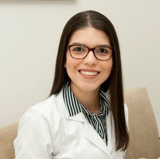 Dra. Vanessa Oliveira