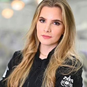 Dra. Caroline Baú
