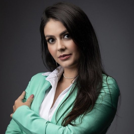 Dra. Thais Aquino de Amorim