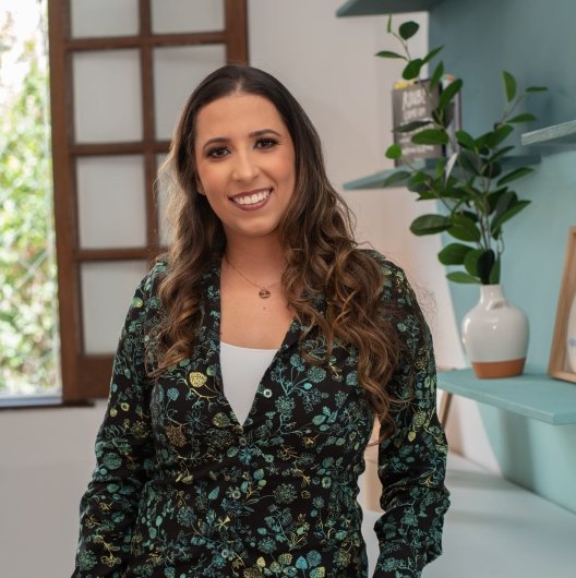 Dra. Paula Paiva