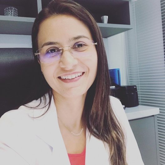 Dra. Samantha Lima dos Santos Carvalho