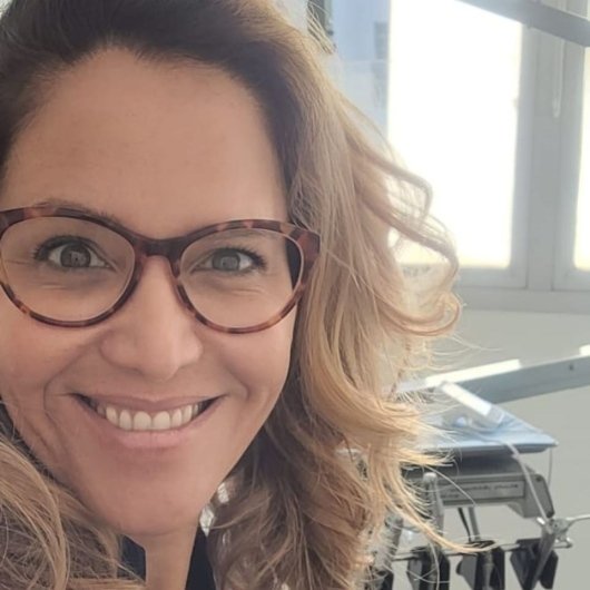 Dra. Andrea de Castro Araujo