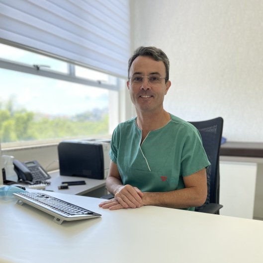 Dr. Róger Berçot