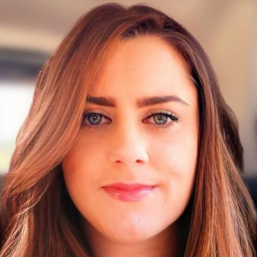 Taís Regiane Lopes Simões
