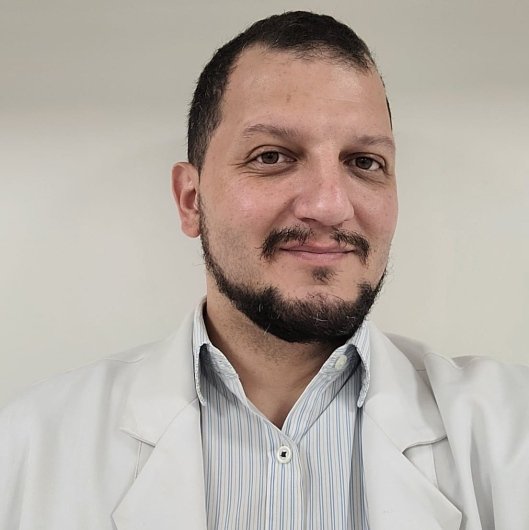 Dr. Gustavo Campello