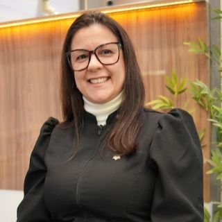 Dra. Viviane Leal Barbosa