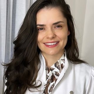 Dra. Manoela Suzana Persch