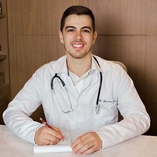 Dr. Lucas Correa