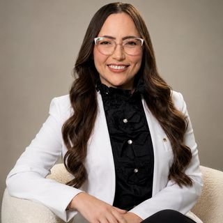 Dra. Iza Pereira Bezerra