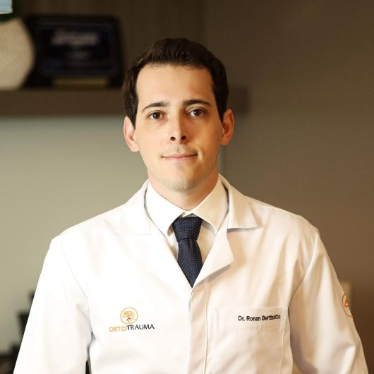 Dr. Ronan Bertinatto