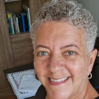 Dra. Silvia Reis