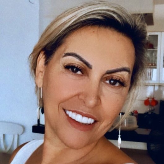 Dra. Regina Queiroz