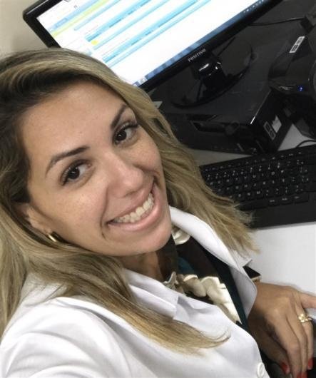 Dra. Fabiola Nahmias Carvalho
