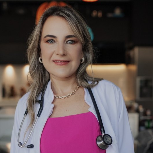 Dra. Viviane Athadeu Gontijo