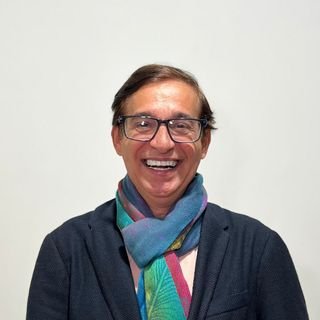 Dr. Alvaci Resende