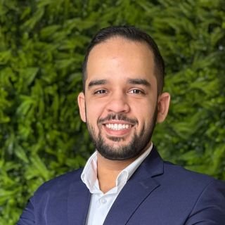 Dr. Lucas Machado