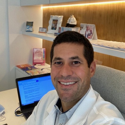 Dr. Fernando Maia