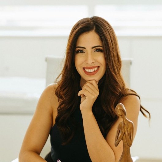 Dra. Mariana Azevedo