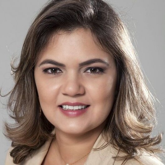 Dra. Larissa Lanna