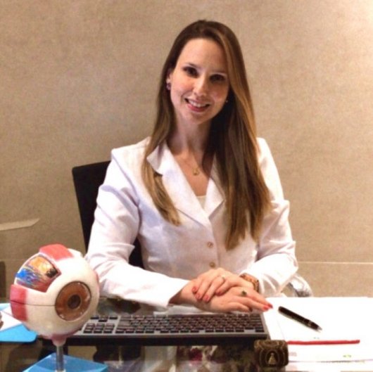 Dra. Lívia Rios