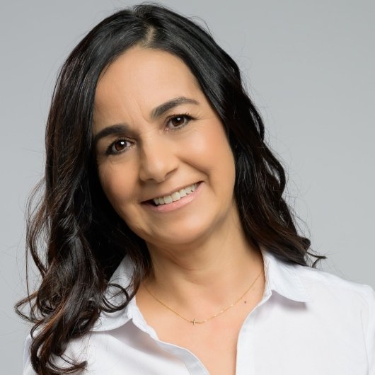 Dra. Ana Valeria Lopes Costa