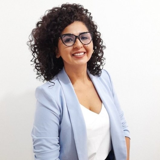 Dra. Francine Rebello