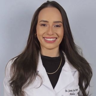 Dra. Giovana Sena Veloso Stefani Moreira