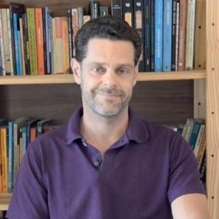 Dr. Eduardo Guariglia
