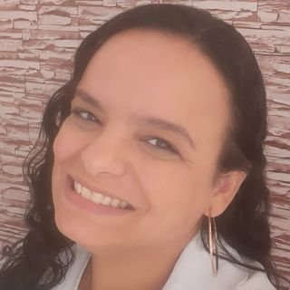 Dra. July Mesquita Mendes Garcia