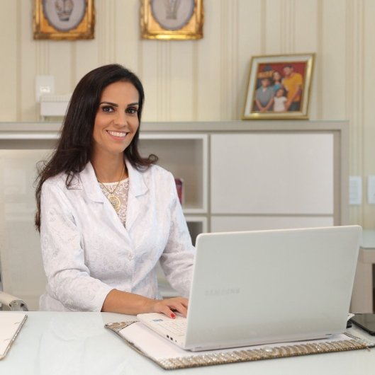 Dra. Luciana Santana