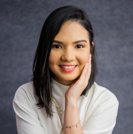 Dra. Ana Debora Oliveira